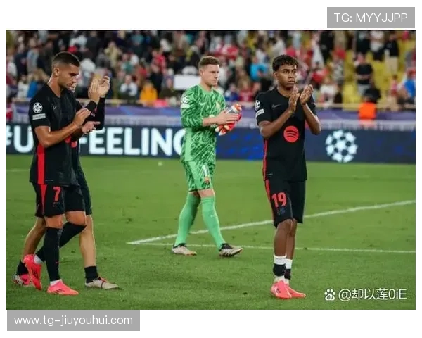 巨型足球皮球引发全球热议，成为新一轮体育和艺术融合的焦点